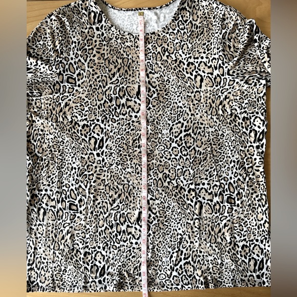 CHICO’S The Ultimate Tee Top Tan/Black Leopard Print Long Sleeve- Sz 1-2X - Picture 4 of 8
